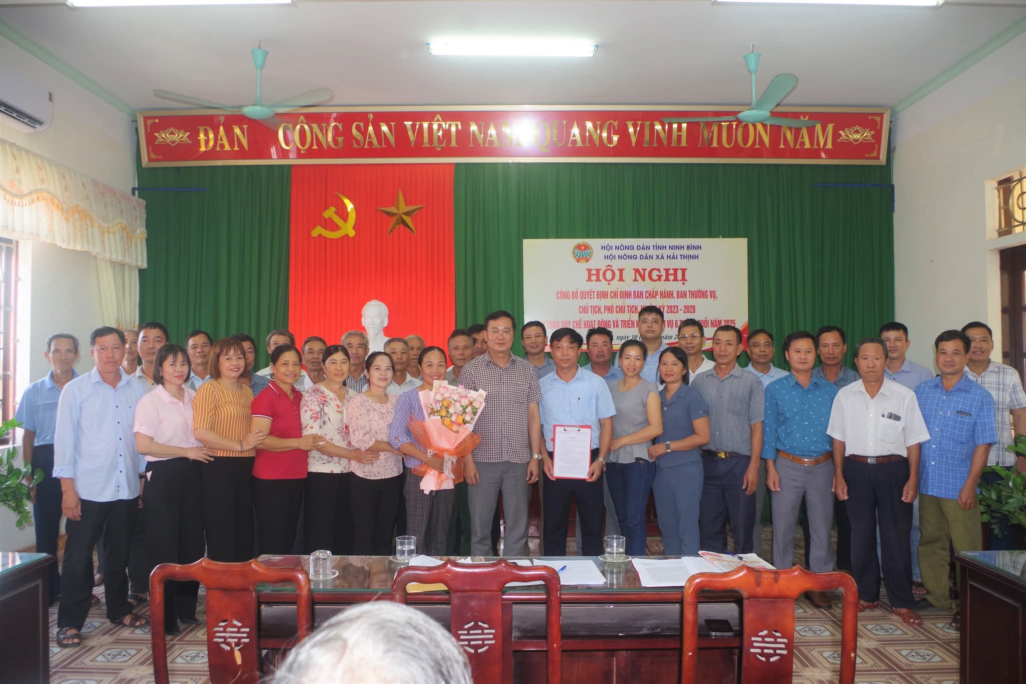 Hội Nông dân xã Hải Thịnh tổ chức hội nghị công bố các quyết định về công tác tổ chức và cán bộ, thông qua dự thảo quy chế hoạt động và triển khai nhiệm vụ 6 tháng cuối năm 2025 